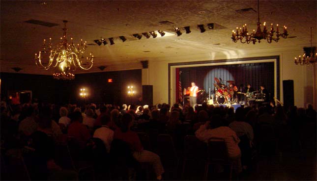 crowd2.jpg